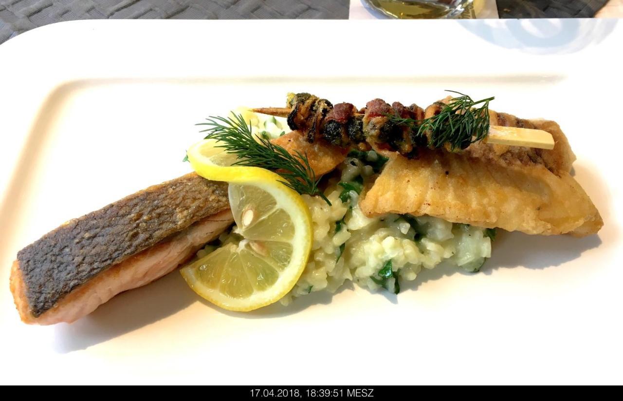 Gasthaus Knudsen Utersum Экстерьер фото