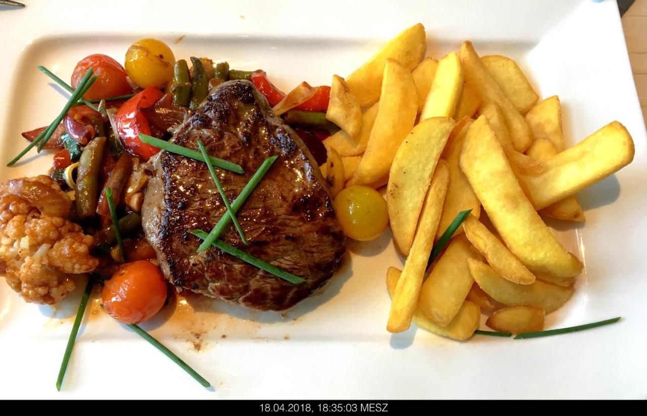 Gasthaus Knudsen Utersum Экстерьер фото